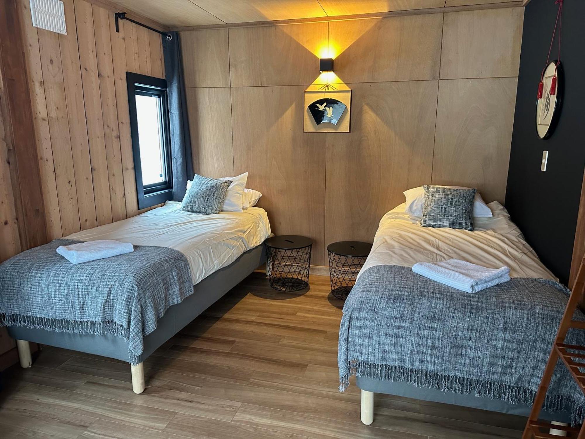 Hooting Owl Private Ski Chalet Нисэко Экстерьер фото